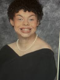 Sarah Lederer's Instagram, Twitter & Facebook