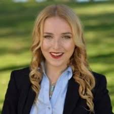 Letitia Mueller's Instagram, Twitter & Facebook