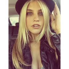 Penelope Navarro's Instagram, Twitter & Facebook