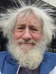 Anyone can recommend a great hairdresser in Ballarat that can actually cut  hair from shoulder length to this ? I need a good stylist recommendation.  Thanks in advance 🙏