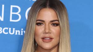 I'm side eyeing everyone who voted blonde she's been blonde for so long l need some brunette, one social media user joked. Khloe Kardashian Joins The Dark Side With Her Latest Hue