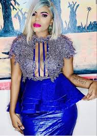 Mode africaine robe longue robe africaine dentelle modele tenue africaine model pagne africain robe en pagne africain robe wax longue robes longues bleu. 495 Idees De Dentelle Mode Africaine Tenue Africaine Robe Africaine