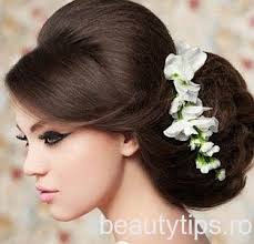 Uneori, moda pentru coafurile de mireasa pare a fi destul de conservatoare: Coafuri MireasÄƒ 2013 AflÄƒ Ce Se PoartÄƒ In 2013 Beauty Tips