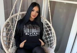 Ianuarie februarie martie aprilie mai iunie iulie august septembrie octombrie noiembrie decembrie. Simina De La Puterea Dragostei SurprinsÄƒ La Film Stirile Kanal D