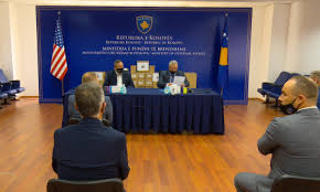 Të gjitha thirrjet në numrin 080019999 janë anonime, pa pagesë dhe konfidenciale. Ambasada Amerikane I Dhuron Mpb Se Mjete Mbrojtese Nga Covid 19 Botasot E Re
