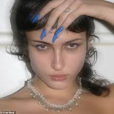 Fue nominada a los premios avn en 2004 por su papel en la película titulada the girls of desire. Grammy Nominated Trans Icon Sophie Xeon 34 Died In Terrible Accident Daily Mail Online