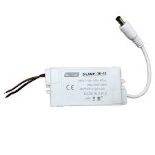 A vendre cause transformation maison 9 tranfo + 10 ampoules 12 v pas de souci servi 2 ans pour info 0495/122158. Transformateur 220v 12v 36w Dc 3a Ideaux Pour Rubans Led