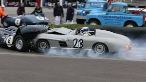 Watch A 5m Mercedes 300 Sls Crash Into A 1m Lister Jaguar At Goodwood Mercedes Benz Car Guys Racing