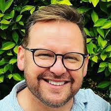 Tracy Dasilva's Instagram, Twitter & Facebook