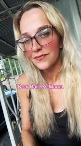 Mandi Bailey's Instagram, Twitter & Facebook