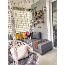 Bir halı ve bir koltuk atarak kışları güneşten fazlasıyla istifa edebileceğiniz alanlara dönüştürebilirsiniz. 1000 Balkon Fotografi Balkon Dekorasyonu Icin Harika Fikirler Ev Gezmesi