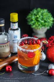 Bourbon, christmas, cocktail, cranberry, holiday. Christmas Old Fashioned Cranberry Cocktail Gastronom Cocktails