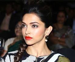 Deepika Padukone Lipstick Shades Red Light Pink Lip Gloss Best Lipstick Color Lip Color Shades One of the best shades we have seen her flaunting is this one. deepika padukone lipstick shades red