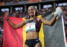 Belgian nafissatou thiam produces five personal bests to win a shock gold in the heptathlon a 22 ans, la belge nafissatou thiam domine l'heptathlon mondial de la tête et des épaules. Olympiasiegerin Und Weltmeisterin Nafissatou Thiam Auch Europameisterin Ostbelgien Direkt