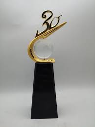 30 Years Anniversary Crystal Awards Years Of Service Metal Glass Trophy Retirement Awards After 30 Years Service E Glass Trophies Crystal Awards Employee Gifts