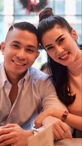 Firasat Suami Paksa Stevie Agnecya Ikut Terbang, Ternyata Jadi Penerbangan  Terakhir Sebelum Meninggal