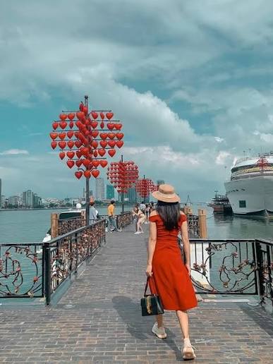 cầu Tình Yêu Đà Nẵng