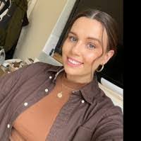 Hazel Groves's Instagram, Twitter & Facebook