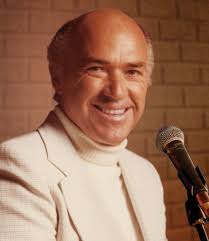 Chuck Smith, Minister Who Preached to Flower Children, Dies at 86