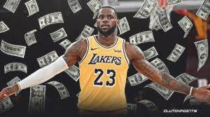 Kwame for fact had small hands given that he can't even palm the ball for a guy his size but he also has stone hands to go along with it. 10 Nba Players With The Largest Hand Sizes In League History