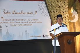 Contoh teks pembawa acara menyambut bulan suci ramadhan. Contoh Kata Sambutan Acara Safari Ramadhan