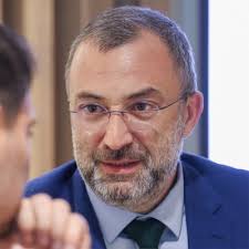 Sa aveți un 2026 extraordinar!!! Sa fiți sănătoși, să fiți iubiți si  fericiți!!! Ce a fost in 2025 sa rămână doar ca amintiri plăcute si  învățături pentru viitor! Sa aveti reziliență in