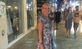 Δεν υπάρχει το βίντεο που δημοσίευσε! Maria Mpekatwroy To Agnwsto Paraskhnio Ths Apoxwrhshs Ths Apo To Thleasty Ekefalonia