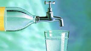 À l'heure actuelle, le débat ne semble cependant pas tranché et les avis divergent, certains scientifiques réclamant une nouvelle étude épidémiologique. 10 Idees Recues Sur L Eau Du Robinet Et L Eau En Bouteille Femme Actuelle Le Mag