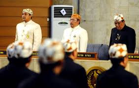 14 contoh pakaian adat indonesia beserta gambar dan penjelasan. 5 Pakaian Adat Jawa Barat Sunda Gambar Dan Keterangannya Adat Tradisional