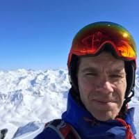 600+ perfiles de «Selvig»