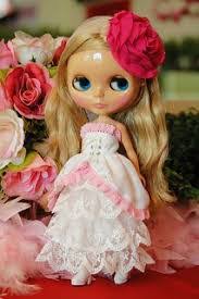 Tara Blythe's Instagram, Twitter & Facebook