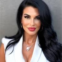 Mary Cornelison's Instagram, Twitter & Facebook