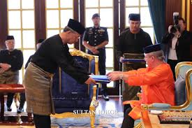 Bernama Tv On Twitter 10 Ahli Majlis Mesyuarat Kerajaan Negeri Johor Exco Yang Baharu Angkat Sumpah Di Istana Bukit Serene Pagi Ini Fb Sultan Johor Gambar Royal Press Office