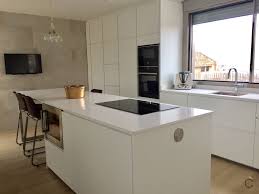 Y es que con este tipo de cocinas se pueden esta cocina es de 12m² y es una buena muestra de que el tamaño no tiene por qué ser un impedimento, ya que, al tirar los tabiques y unir la. Cocinas Modernas Cocinas Modernas 2020 Grupo Coeco