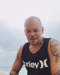 Todas mis mañanas amanecen arropadas con tu atardecer tú te duermes. Residente Calle 13 Fans Home Facebook