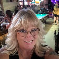 What activities can active seniors do in Bremerton?