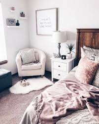 These small bedroom organization ideas are here to help! 47 Best Bedroom Organization Ideas For Small Bedroom Rengusuk Com Cozy Home Decorating Bedroom Decor Bedroom Furniture Sets