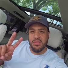 Elvin Polanco presenta la verdadera historia de “Los Tinellers de la  Bachata”, hoy en día conocido a nivel mundial como el grupo “Aventura”.  Historia palabras del analista del género bachata Luis Becker