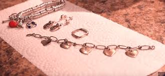 How To Quickly And Easily Remove Tarnish From Silver Jewelry In 2020 Tarnished Silver Jewelry Cleaning Silver Jewelry Jewelry