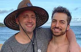 Thales bretas marido de paulo gustavo faz uma linda homenagem na missa de sétimo dia 11 05 2021. Thales Bretas Emociona Ai Que Saudade Do Amor Da Minha Vida Ofuxico