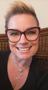 Anyone else here for sweatshirt season? 😅🤣🙋‍♀️