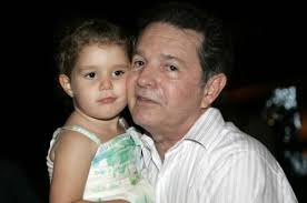 Triplo brinde no chateau de Silvio e Paula Frota