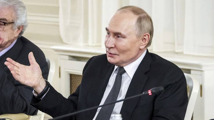 Ukraine-Krieg: Putin bereit zu Gesprächen mit Selenskyj und Merz | BR24