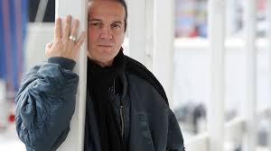 Francis lalanne s'est plusieurs fois exprimé en se prenant pour un sdf. Legislatives S Il Faut Y Aller J Irai Promet Francis Lalanne L Express