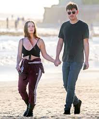 I (to have) a bath. Billie Lourd Exclusive Carrie Fisher S Daughter Is Seen For The First Time Aktuelle Boulevard Nachrichten Und Fotogalerien Zu Stars Sternchen