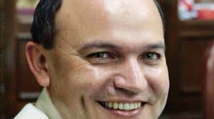 Teodoro Salas asume como decano de la Politécnica