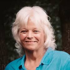 Joanna Saylor's Instagram, Twitter & Facebook