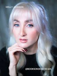 Lowen Ashleigh is a struggling writer