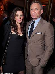 Daniel craig and rachel weisz held hands while getting lunch together in nyc today. Bond Star Daniel Craig Besteht Darauf Dass Er Sein Vermogen Von 125 Millionen Pfund Nicht Seinen Kindern Uberlasst Nach Welt
