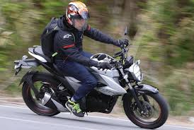 プラス25ccで行動範囲は数倍に 原付二種にはない150ccバイクのメリットを解説 carview オートバイ プラス25ccで行動範囲は数倍に 原付二種にはない150ccバイクのメリットを解説スズキジクサー150ツーリングインプレwebオートバイ 自動 150cc motorcycle vehicles